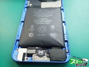 iPod touch 6 画面浮き バッテリー膨張も即日修理