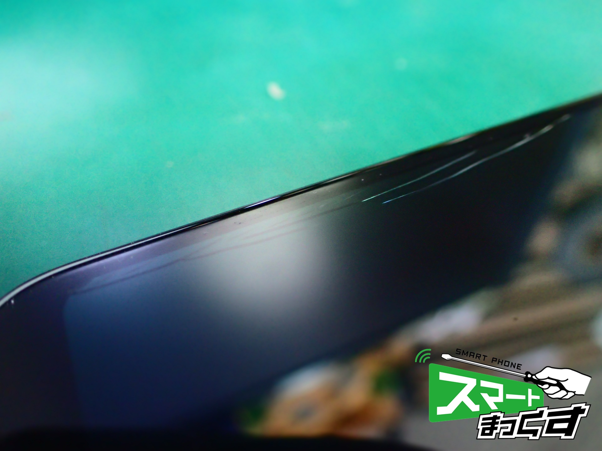 ROG Phone2 ZS660KL 液晶破損部拡大
