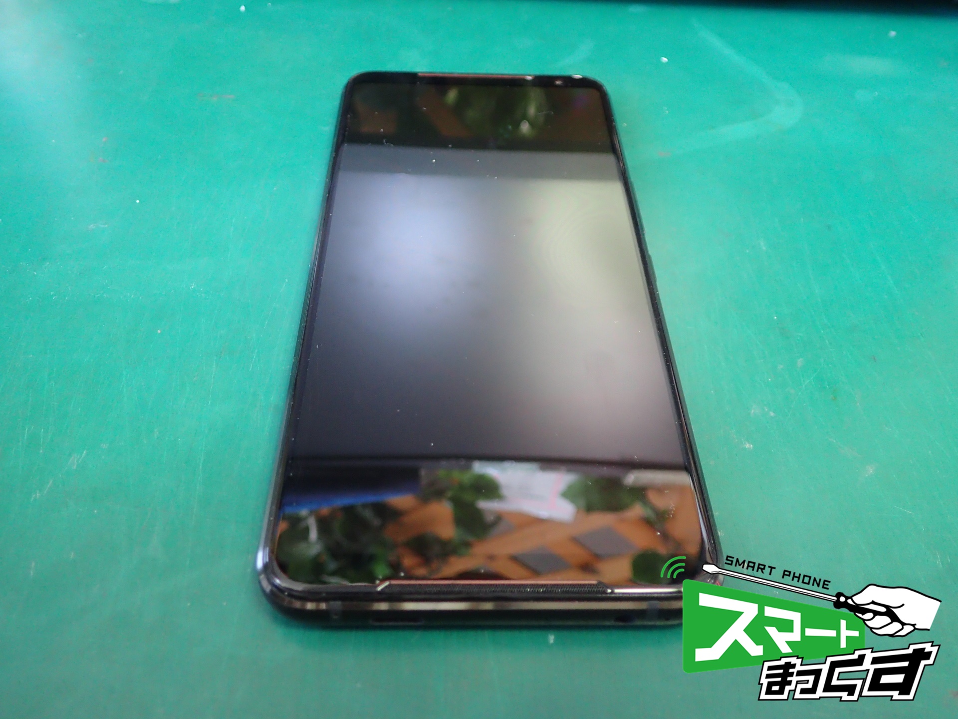 ROG Phone2 ZS660KL 液晶割れ修理