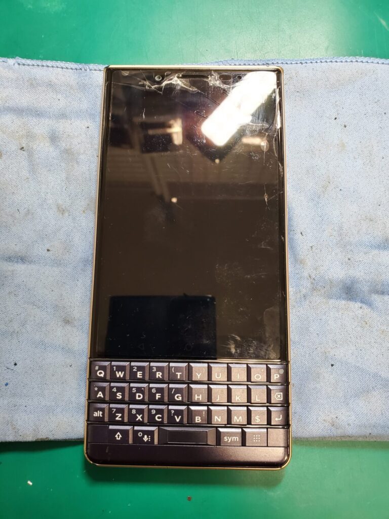 BlackBerry KEY2 LE 画面交換修理
