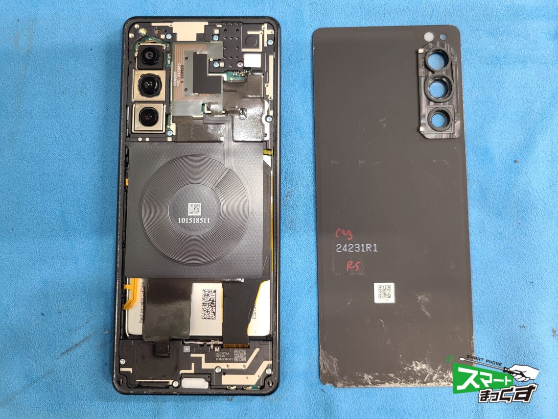 Xperia 5 IV-rear panel disassembly - 東京・大阪・滋賀の 