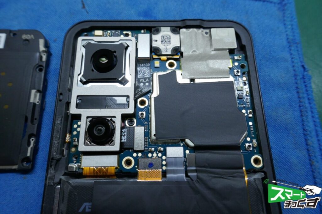 Zenfone9 液晶表示不良修理 基板詳細