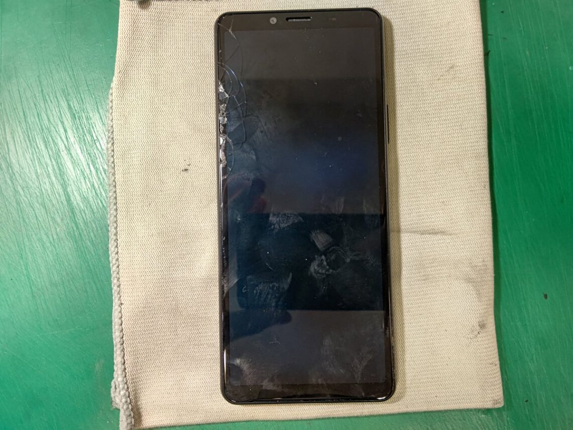SONY　Xperia　10　Ⅱ　画面割れ　画面交換修理　滋賀