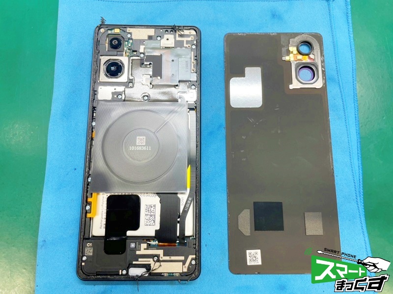 SONY　Xperia　5　Ⅴ　背面パネル　取り外し