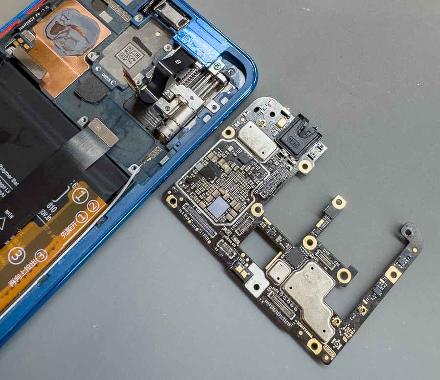 電源が入らないXiaomi Mi 9Tの修理【基板復旧】 - 東京・大阪・滋賀の 