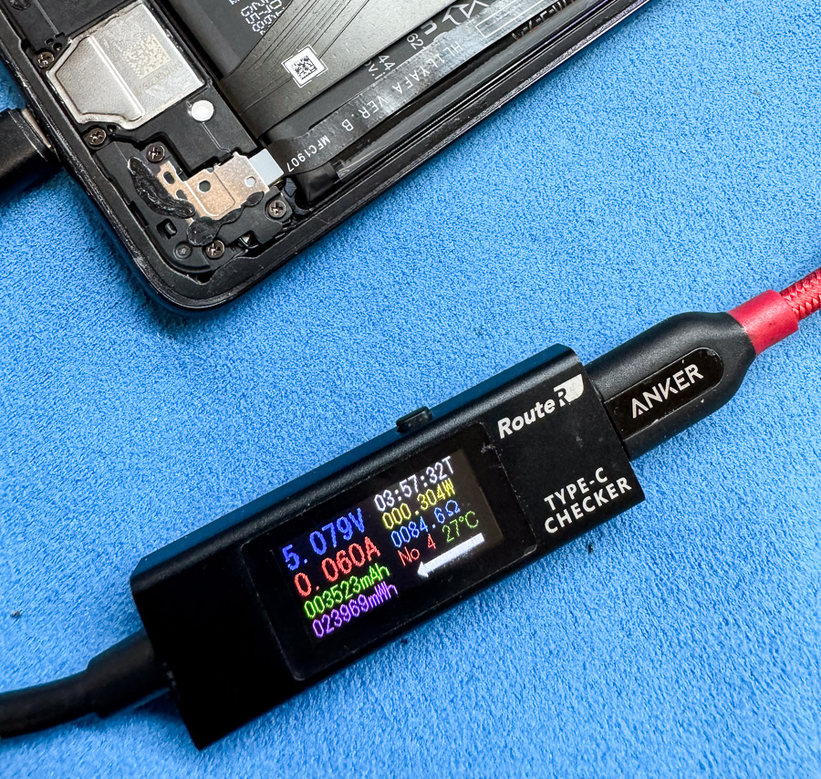 Mate 20 Pro の電源が突然落ちて起動しなくなった【基板復旧修理 