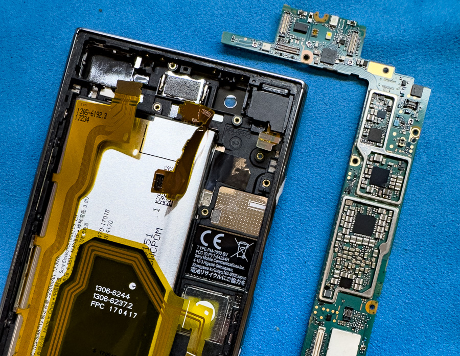 Xperia XZ Premiumの電源が入らない原因は基板故障でした【復旧修理