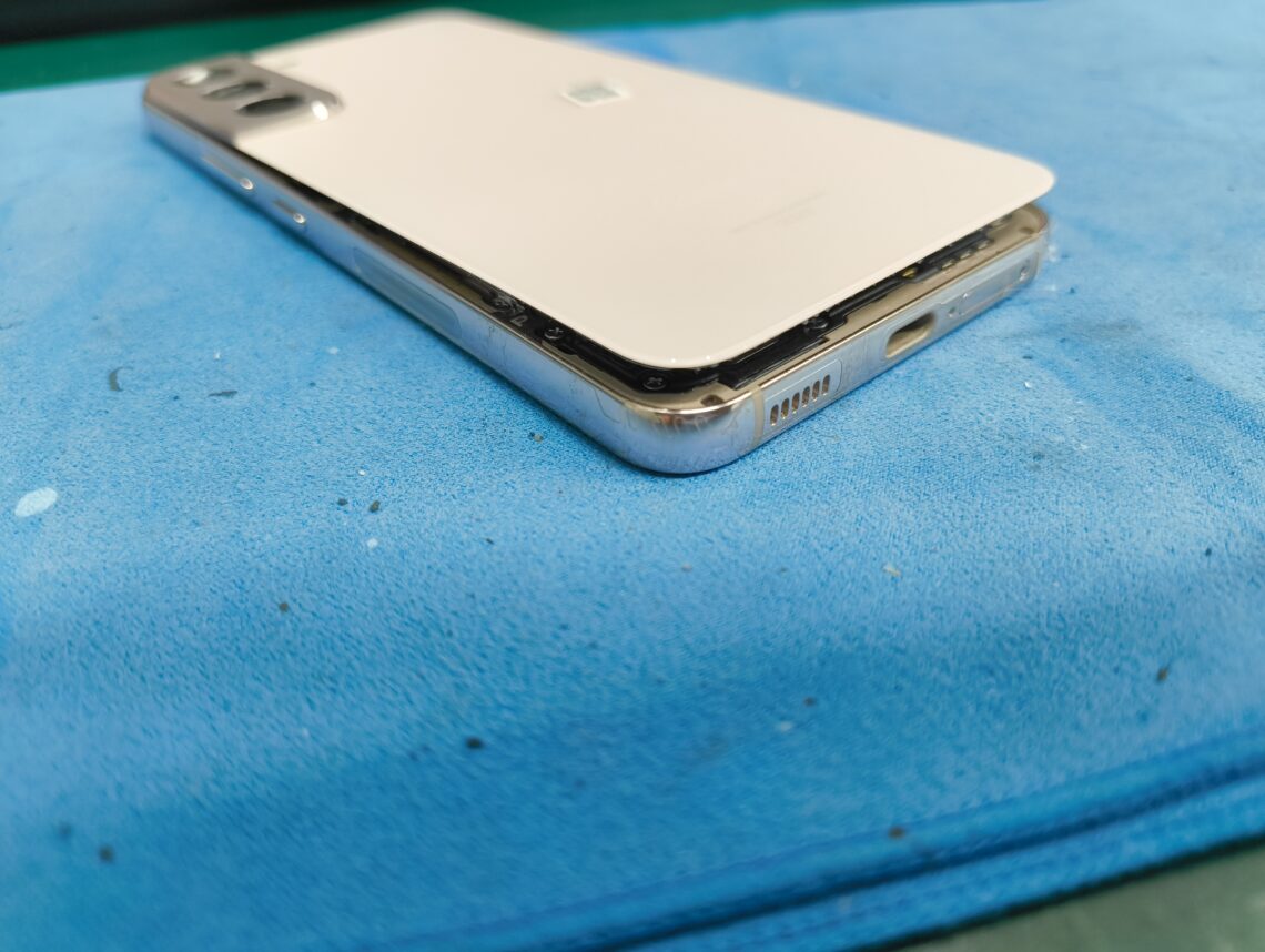 Galaxy_S22_2.jpg