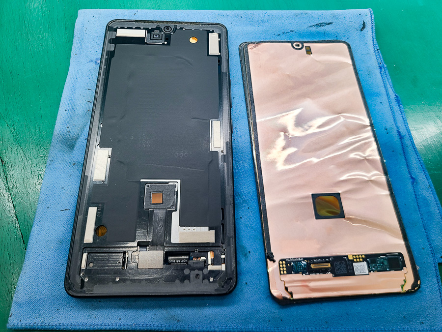 ROG Phone 8 Pro ガラス割れ画面交換修理【即日対応】 - 東京・大阪 