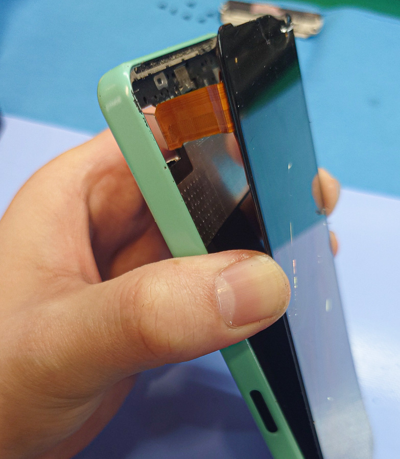 Xperia 10 Ⅳ 画面が割れて表示されない【即日画面交換修理】 - 東京 Xperia10Ⅳ液晶パネル
