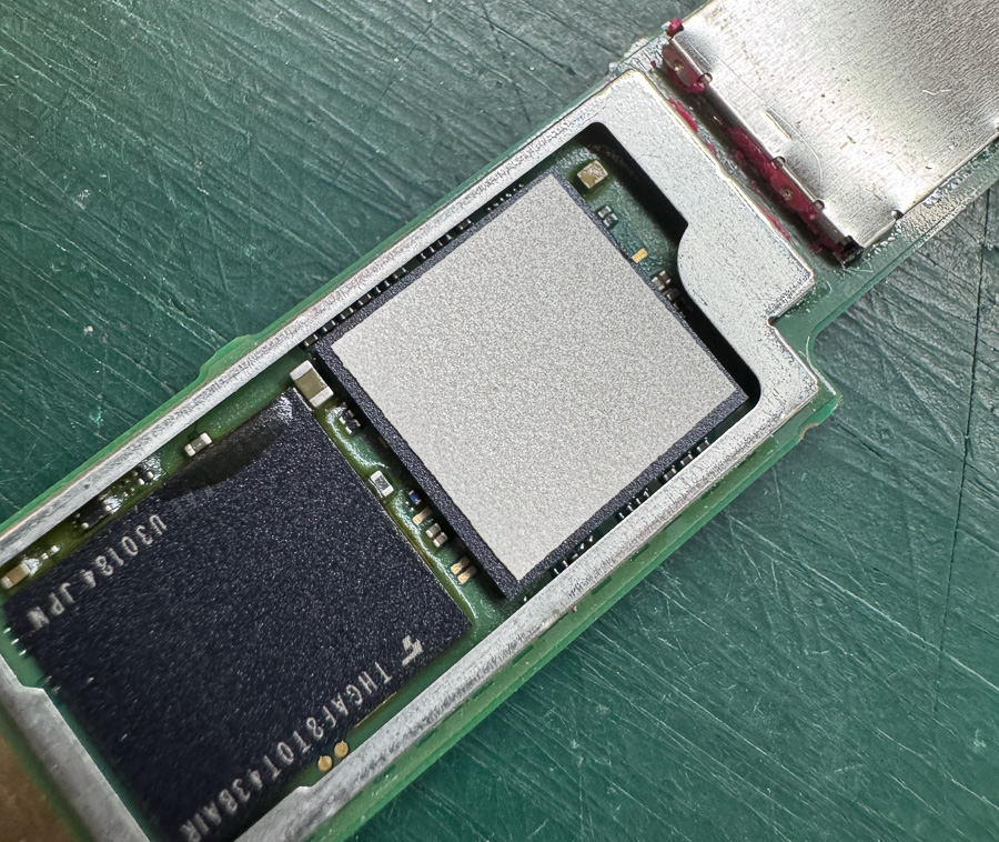 AQUOS R3 全く電源が入らなくなった【基板復旧修理】 - 東京