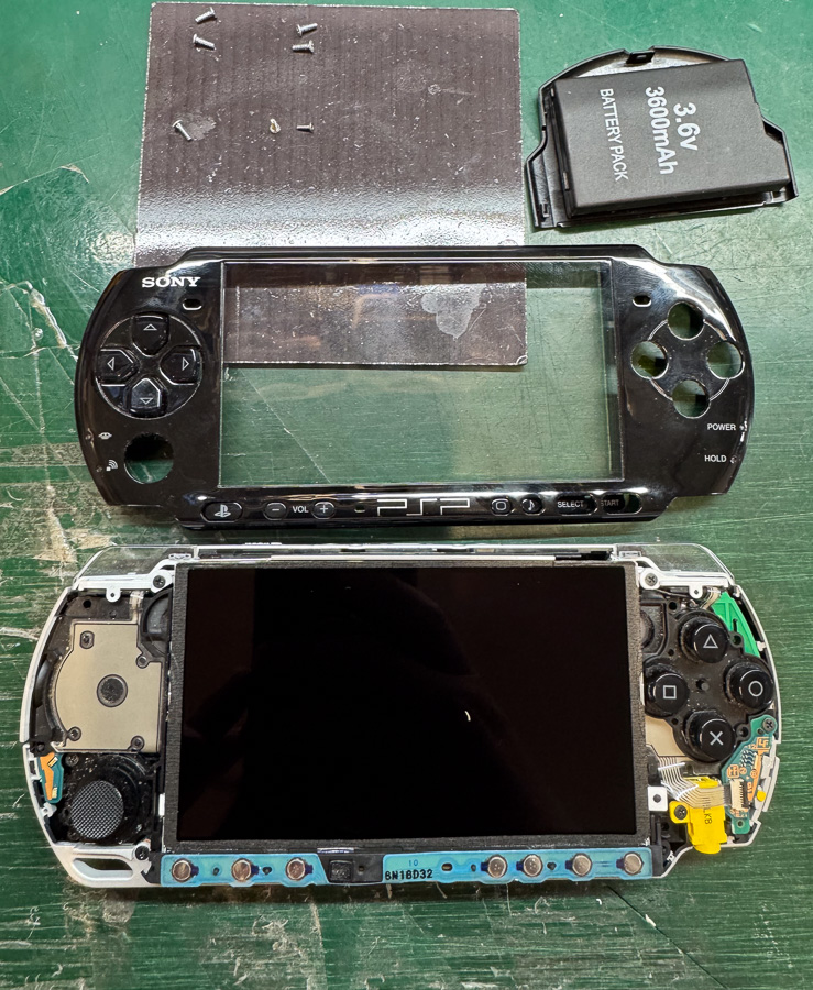 プレイステーション・ポータブル PSP-3000 液晶割れ画面交換修理 