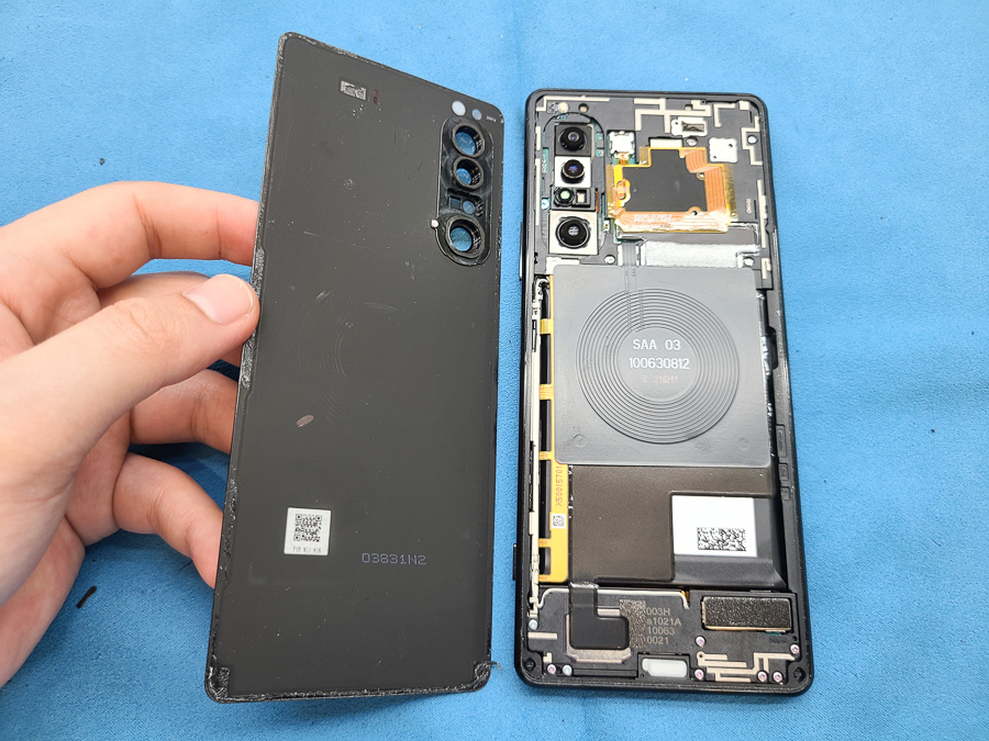 Xperia 1 Ⅱ 充電ができない症状の修理【充電口交換】 - 東京・大阪 