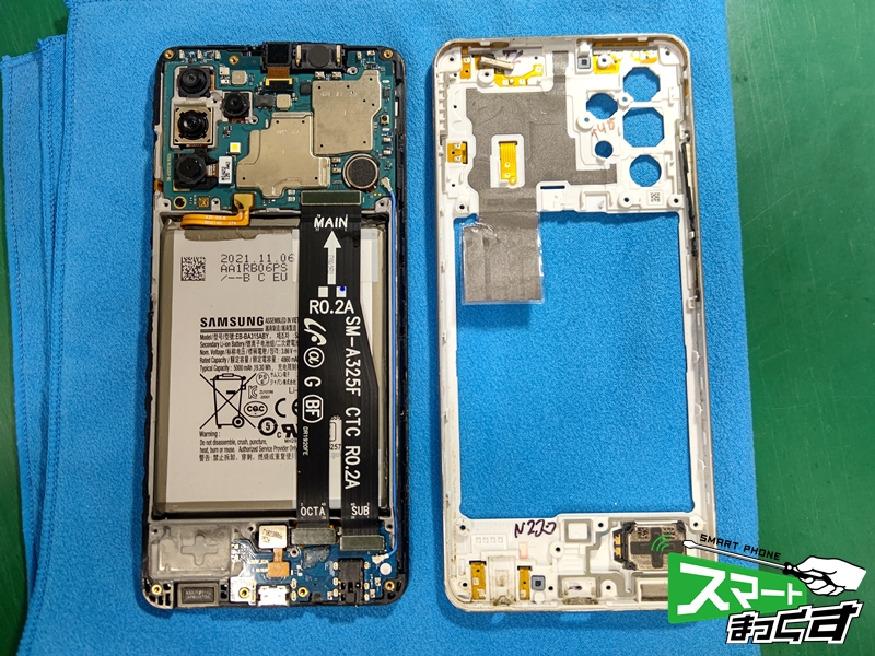 Samsung　Galaxy　A32　4G　カバー取り外し