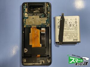 ASUS　Zenfone8　Flip　バッテリー取り外し
