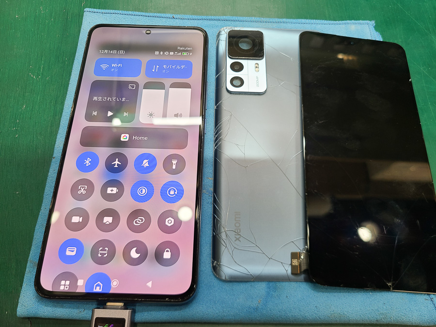 Xiaomi-12T-Pro-の画面と背面が 