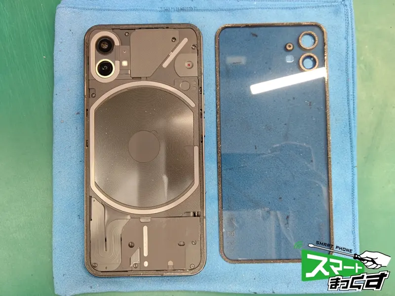 Nothing Phone(1)　背面パネル取り外し