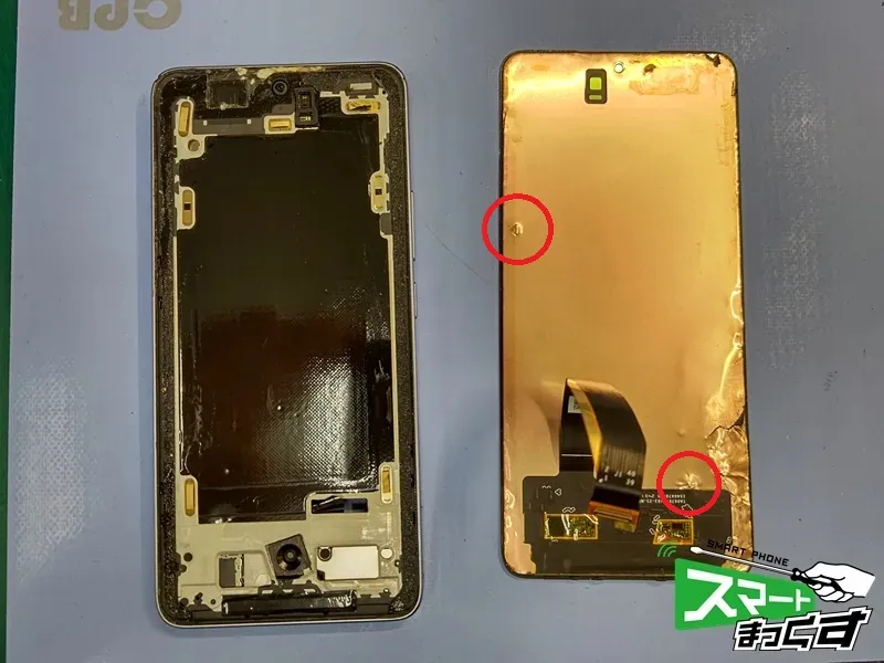 Xiaomi 14T 破損した画面を取り外した状態