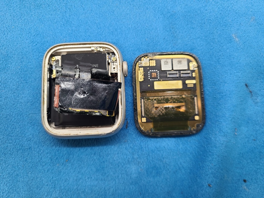 Apple Watch Series 7 画面割れ修理!データそのまま即日復旧 Apple Watch Series 7 画面割れ修理!データそのまま即日復旧