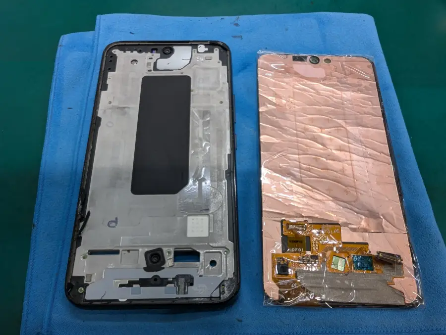 Galaxy A54 5G　破損ディスプレイ取り外し