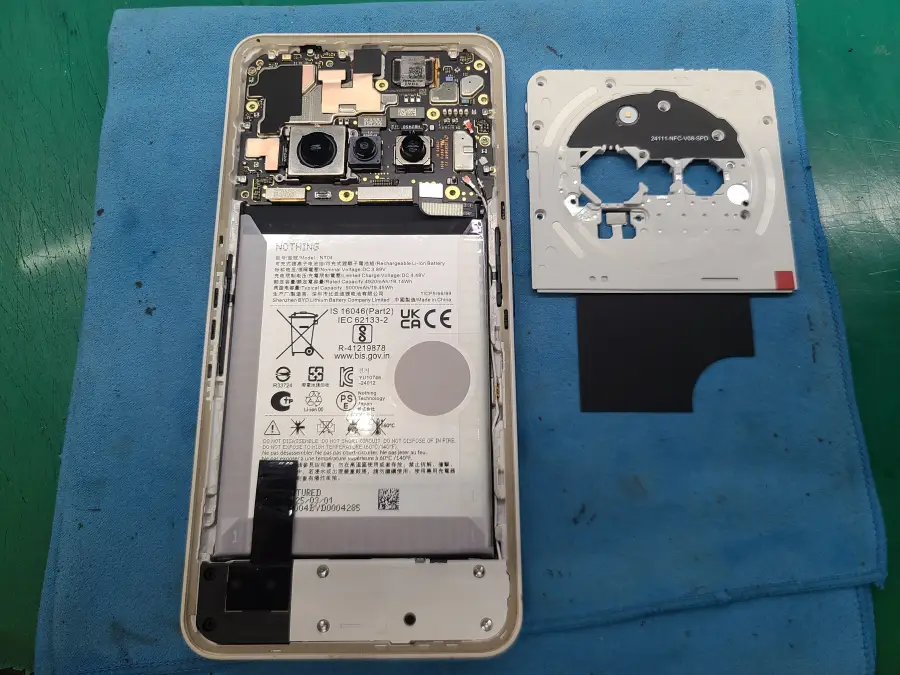 Nothing Phone(3a) プラカバー取り外し