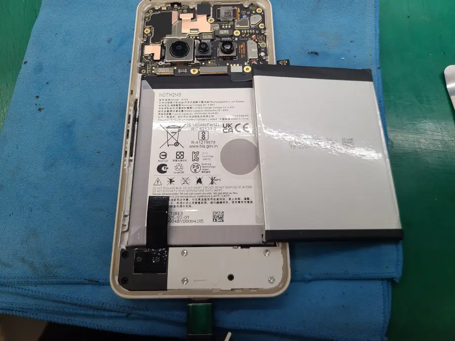 Nothing Phone(3a) バッテリーの仮付けテスト