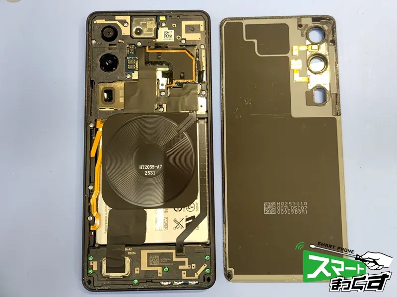 Xperia 1 Ⅶ リアパネルの分解
