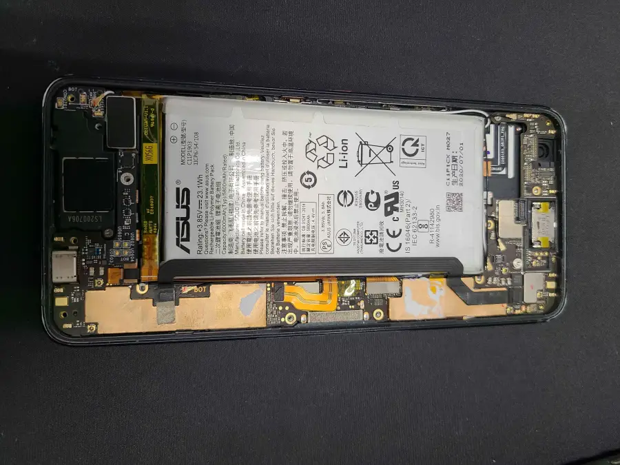 分解を行い基板を取り出せる状態にする