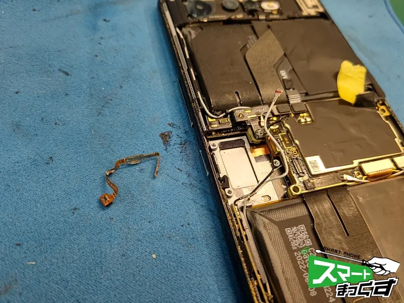 ROG Phone 6 電源ボタンパーツ取り外し