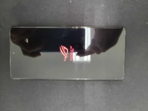 ROG Phone 8 Proのロゴループ症状をデータそのままで復旧