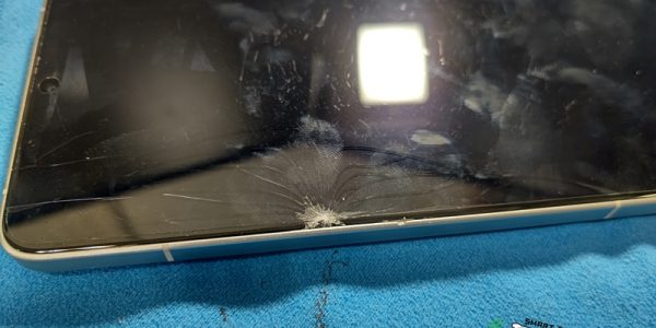 Xiaomi POCO F6 Pro 画面交換修理