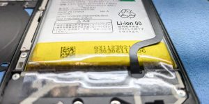 AQUOS R7 膨張バッテリー交換修理-08