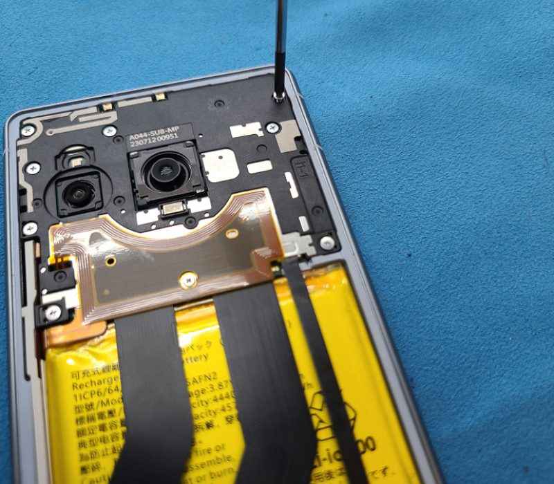 AQUOS R8 電源ボタンが反応しない(しづらい)症状の修理【即日対応】-07 AQUOS R8 電源ボタンが反応しない(しづらい)症状の修理【即日対応】-07