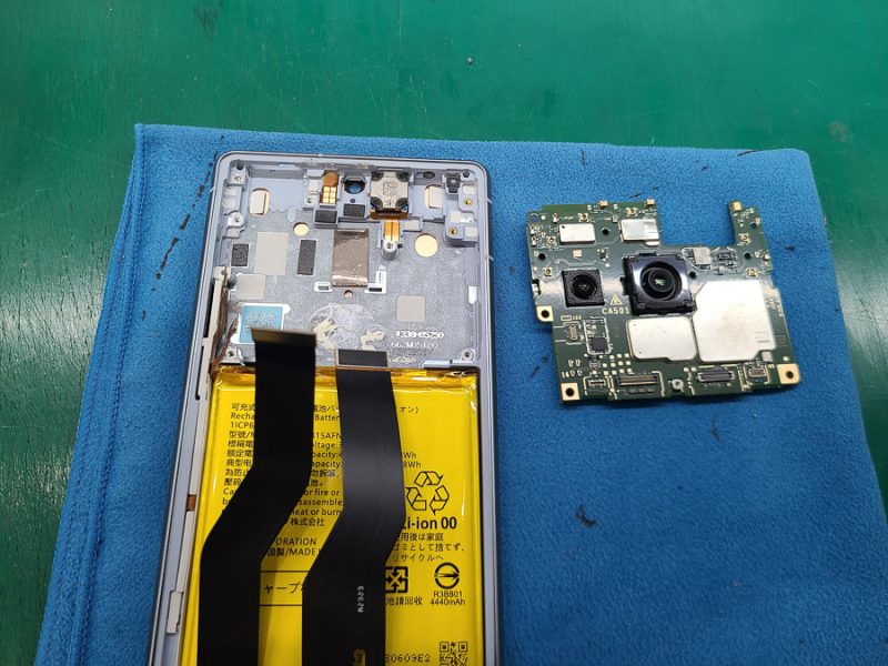 AQUOS R8 電源ボタンが反応しない症状を即日修理 - 大阪-5