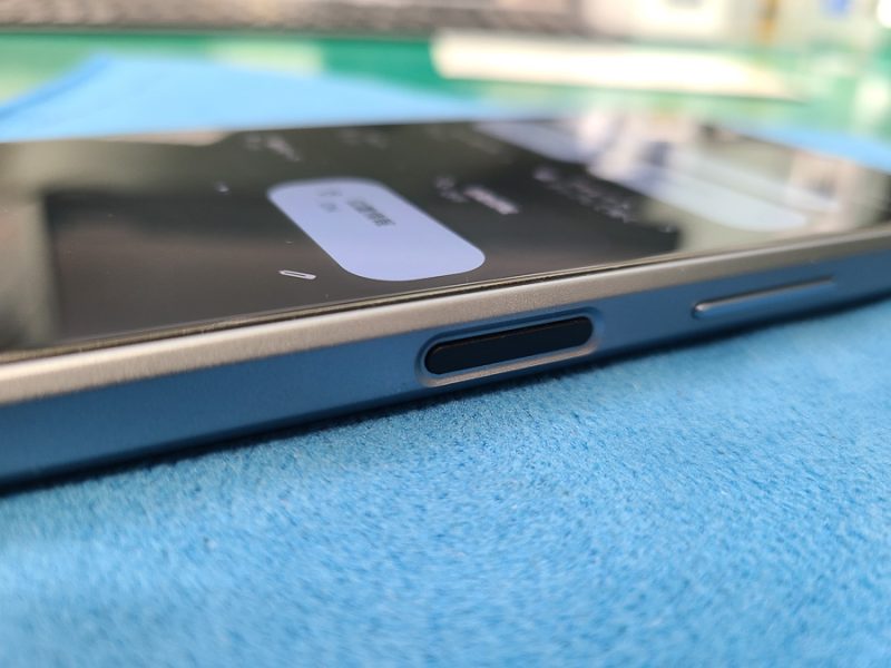 AQUOS R8 電源ボタンが反応しない症状を即日修理 - 大阪-9