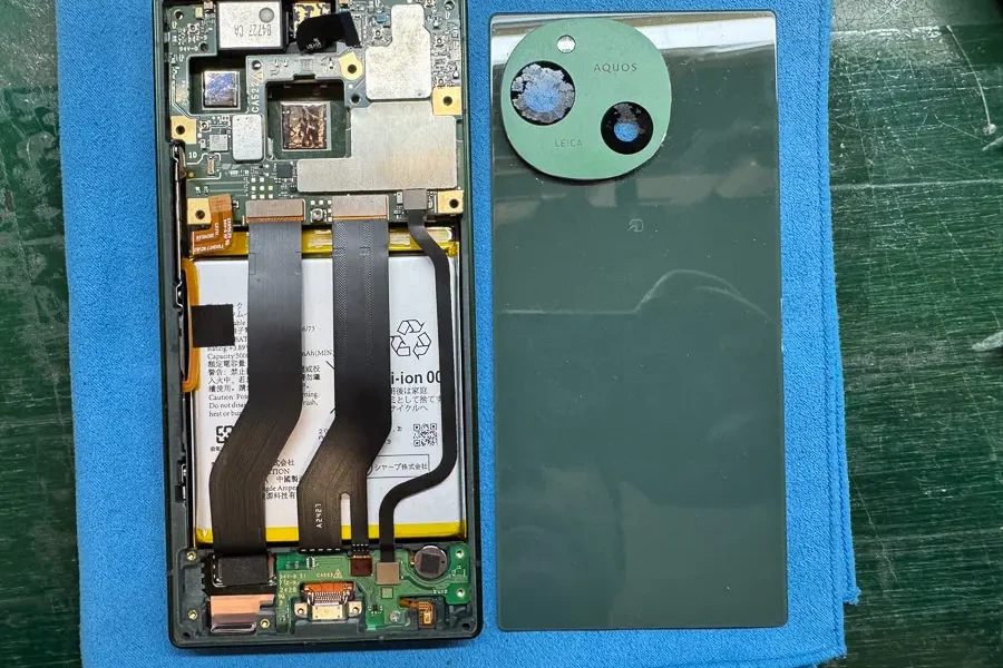 AQUOS R9 ロゴ表示を繰り返して電源が入らない症状の修理【基板復旧】-10