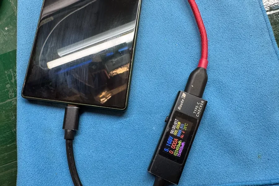 AQUOS R9 ロゴ表示を繰り返して電源が入らない症状の修理【基板復旧】-11