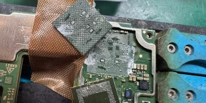 AQUOS R9 ロゴ表示を繰り返して電源が入らない症状の修理【基板復旧】-7