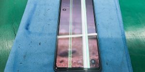 AQUOS Sense8 画面に線が走る【即日画面交換修理】-8