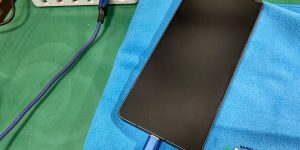 AQUOS sense7 充電ができていない様子