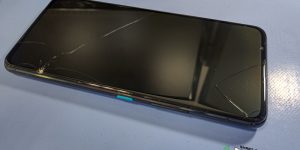 ASUS　Zenfone8　Flip　画面交換修理　滋賀