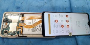 Galaxy A23 5G 画面割れ・バッテリー膨張交換修理-4