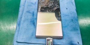 Galaxy Note 10+ ガラスと液晶が割れてタッチが効かない【即日画面交換修理】-7