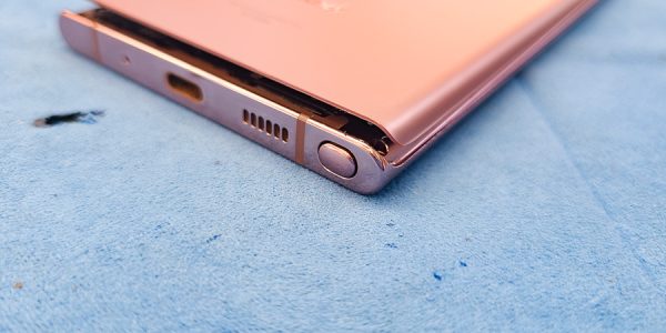Galaxy Note20 Ultra バッテリーが膨張して背面が剥がれてきた【即日バッテリー交換修理】-18