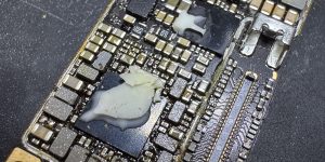 Google Pixel 8a 全く電源が入らなくなった【基板復旧修理】-3