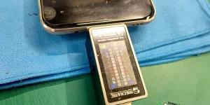 LG V60 ThinQ 5G 修理前 チェッカーによる導通確認