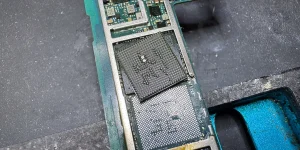 Pixel 4a 5G 全く電源が入らなくなった【基板復旧修理】-3