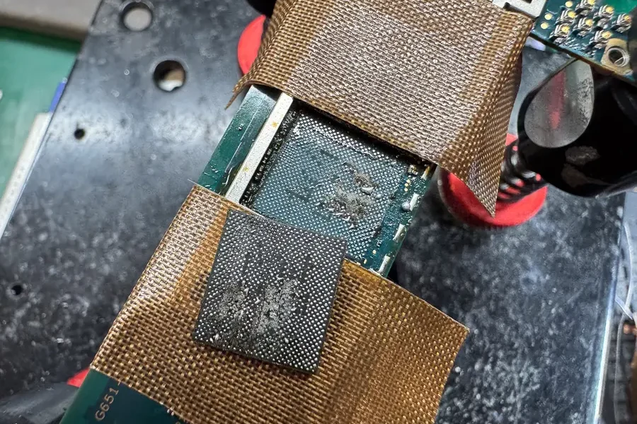 Pixel 4a 5G 全く電源が入らなくなった【基板復旧修理】-4