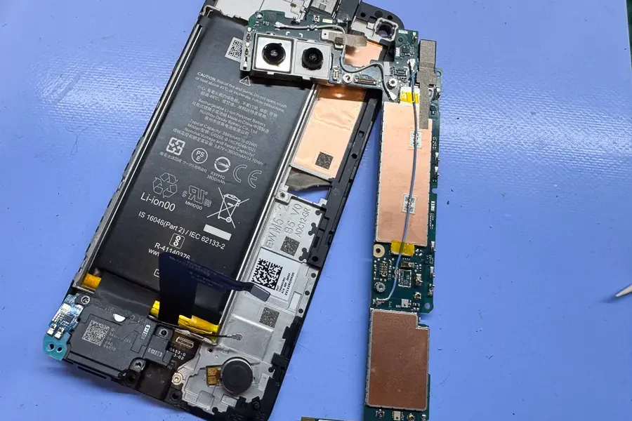 Pixel 4a 5G 全く電源が入らなくなった【基板復旧修理】-6