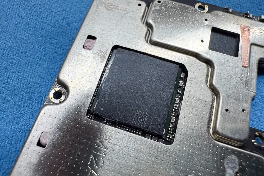 Xiaomi 13T 電源が入らない状態からのデータ復旧【基板修理】-6